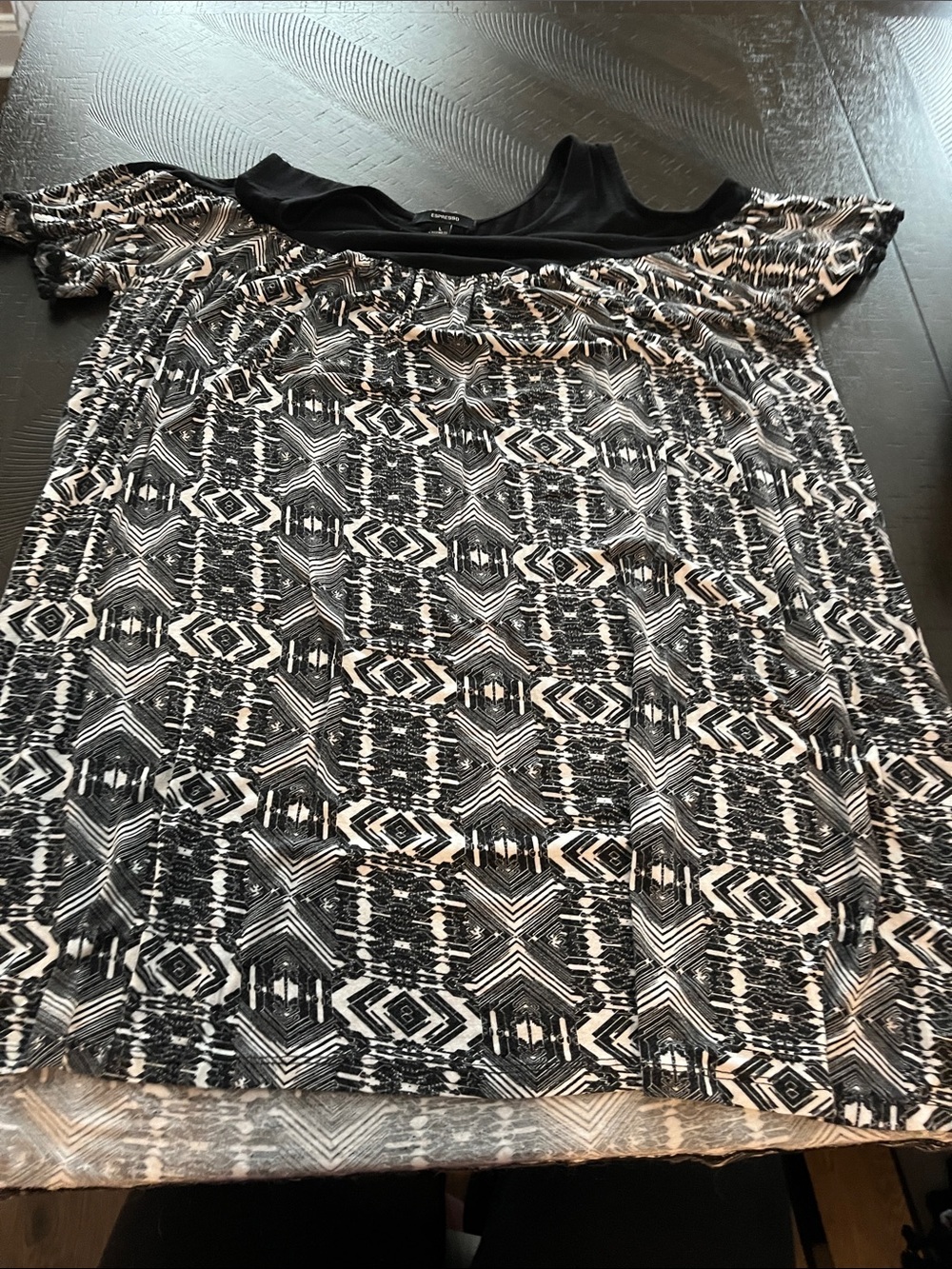 Black & White Geometric Off-Shoulder Tunic Top